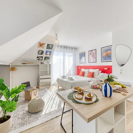 Bauhaus Proche Paris Apartment