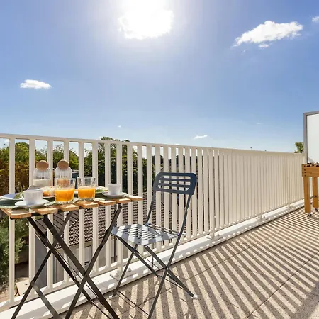 Bauhaus - Proche Paris - Terrasse - Netflix بوبْئيني